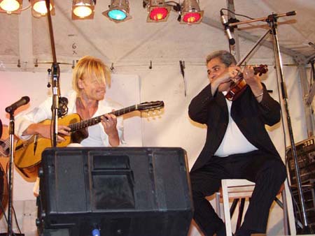 Andreas Öberg och Marin Nas på scenen