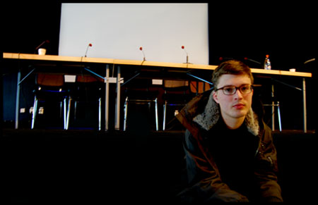 Anton Gustavsson framfr scenen